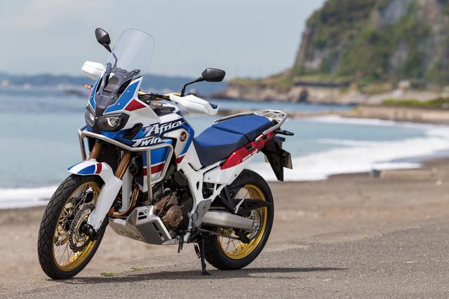 画像: ●水冷4ストOHC4バルブ並列2気筒 ●998cc ●95PS/7500rpm ●10.1kg-m/6000rpm ●230kg/240kg(DCT)●870mm/850mm ●18L ●90/90-21・150/70ZR18 価格:141万2,400円~