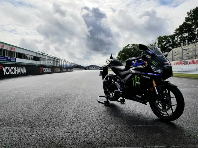 画像2: 3ヵ所目は… 「YZF-R25モンスターエナジーカラー」&「シグナスX モンスターエナジーカラー」