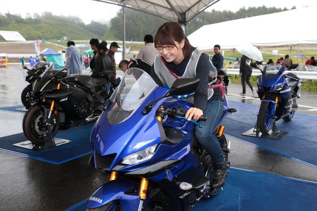 画像: 最近、このショルダーバックでどこでも出かける私。 全日本ロードレース選手権SUGOの帰りもこれを肩にかけてバイクに乗っていたら、色んな人に見つかりました(笑)