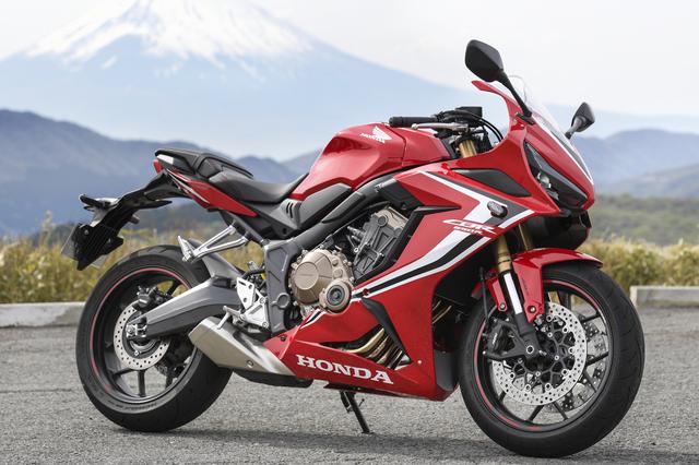 画像: HONDA CBR650R ●エンジン形式:水冷4ストDOHC4バルブ並列4気筒 ●最高出力:95PS/12000rpm ●最大トルク:6.5kg-m/8500rpm ●総排気量:648cc ●ボア×ストローク:67.0×46.0 ●全長×全幅×全高:2130×750×1150mm ●車両重量:207kg ●シート高:810mm ●燃料タンク容量:15L ●タイヤサイズ(前・後):120/70ZR17・180/55ZR17 ■価格:105万6000円〜108万9000円(消費税10%込)