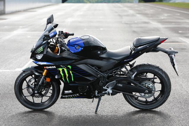 画像3: レーシングマシンを彷彿させる「MONSTER ENERGY」カラー!