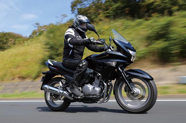 画像: ●水冷4ストOHC2バルブ並列2気筒 ●248㏄ ●24PS/8500rpm ●2.2㎏-m/6500rpm ●188㎏ ●13ℓ ●780㎜ ●110/80-17・140/70-17