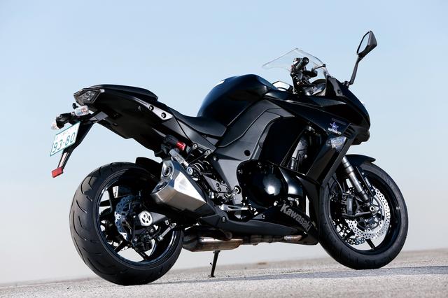 画像: 税込車両価格:128万5200円/135万円(ABS) 最高出力:137PS/9800rpm 最大トルク:11.1㎏-m/7300rpm 車両重量:230kg/231kg(ABS)