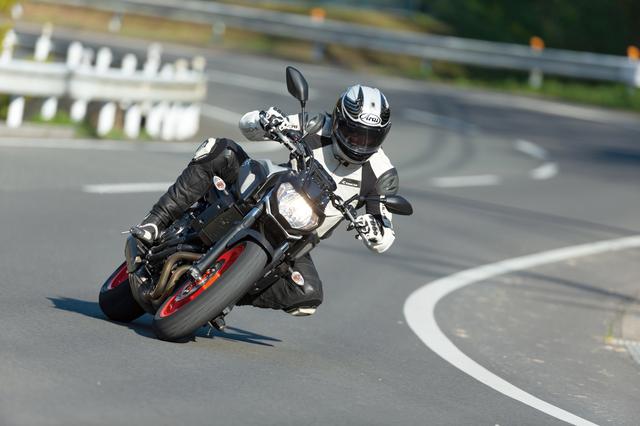画像: 最高出力:73PS/9000rpm 最大トルク:6.9㎏-m/6500rpm 価格:77万7600円