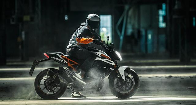 画像: KTM 250 DUKE/税込55万5,500円