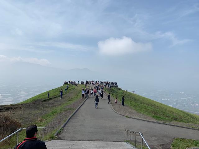 画像2: 大観峰へ(熊本県阿蘇市)