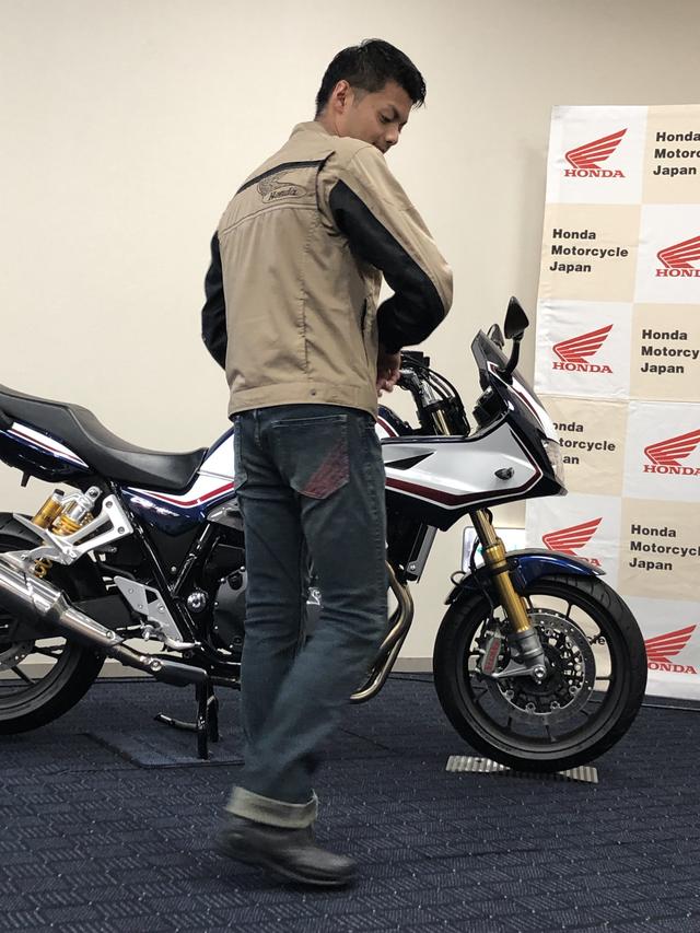 画像: 車種を選ばずオールマイティなスタイルを求める一般ツーリングユースには、『Honda』ブランドを。街着を意識したスタイリッシュなモデルから、ヘビーデューティーな使用にも耐えるアドベンチャーモデルまで、幅異広いラインアップを誇る。