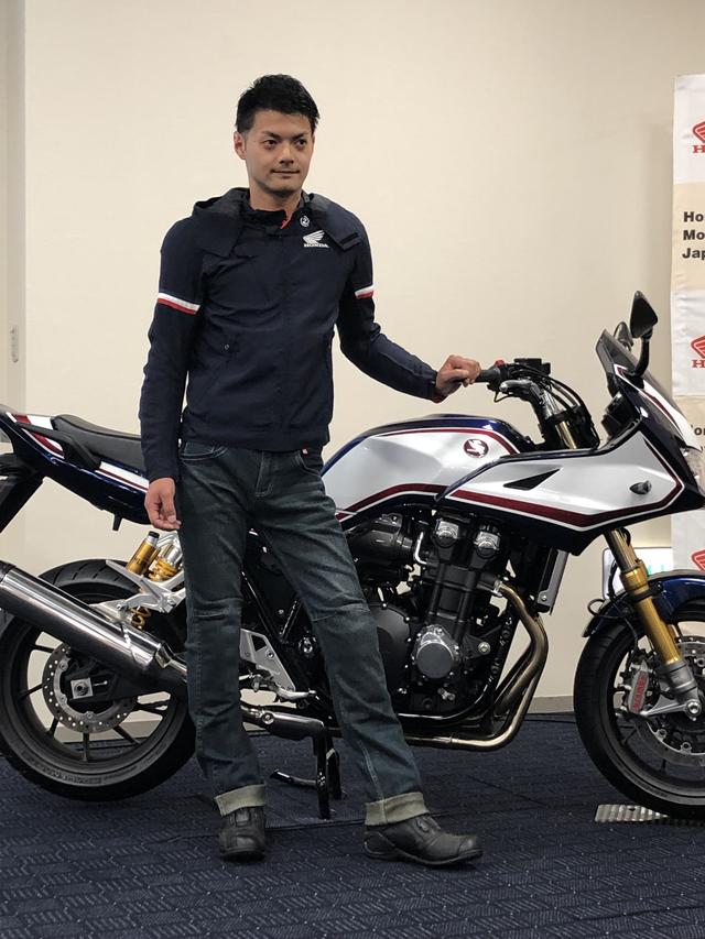 画像1: フランスのグローブメーカーFIVEとのコラボレーション『Honda×FIVE』から、レーシングタイプからオールマイティに使用可能なモデルまで、数多くのグイローブをラインアップ。
