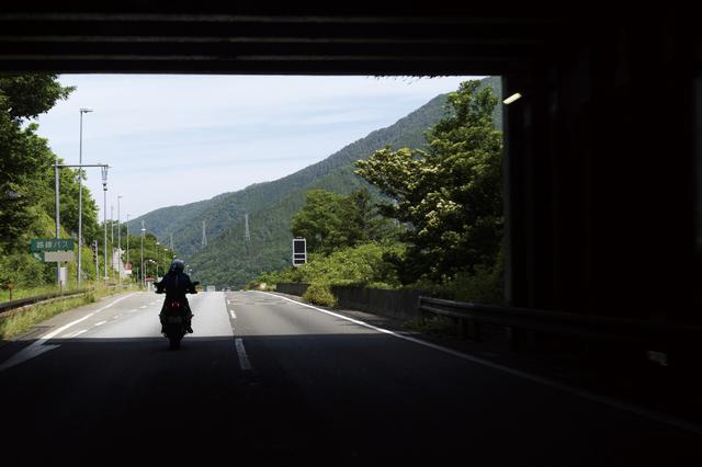 画像2: ――ここは、バイクで来る!