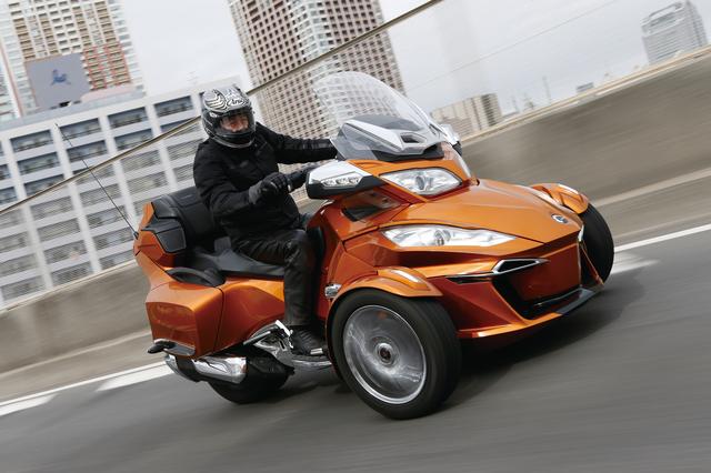 画像: ●最高出力:115PS/7250rpm ●最大トルク:13.26kg-m/5000rpm ■価格:290万8500円(税込)※発売当時価格