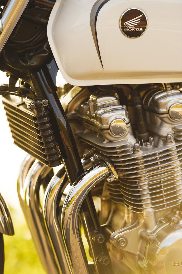 画像4: ホンダ CB1100EX(2015)「クラシックなCBで霊山から眺めた景色」【カメラマン 柴田直行/俺の写真で振り返る平成の名車】第2回