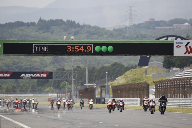 画像2: エンジン無改造のビジネスバイクで競う3時間耐久!
