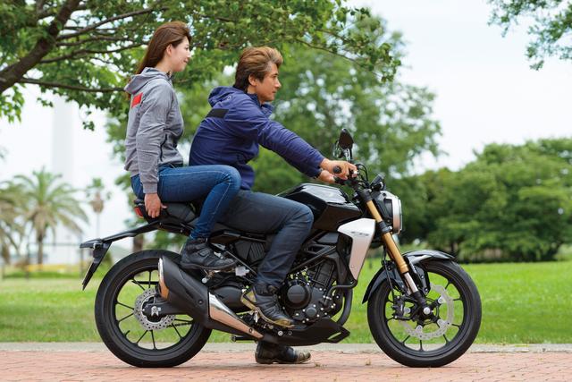 画像2: RIDING POSITION ライダー身長:179㎝、パッセンジャー身長:172cm