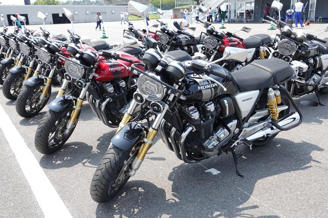 画像: 大型二輪クラス(大型二輪種)…使用車両:ホンダ CB1100RS