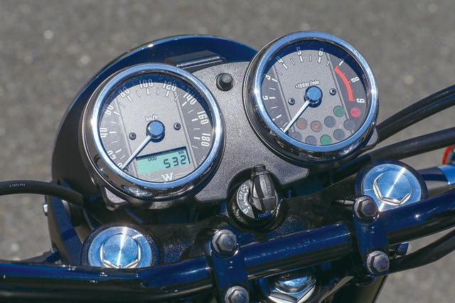 画像: 文字盤デザインは何度か変更されたものの、アナログメーターの形状、レイアウトは650の頃から変わっていない。