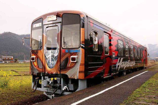 画像: 若桜鉄道の隼ラッピング列車