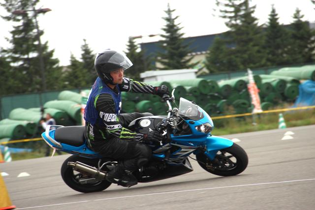 画像: Bクラス 阿部満選手(CBR125R)