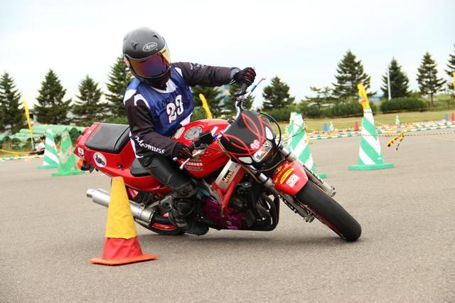 画像: 毎年お世話になっている北海道の小野田尚絵選手(Bクラス)CBR250RR