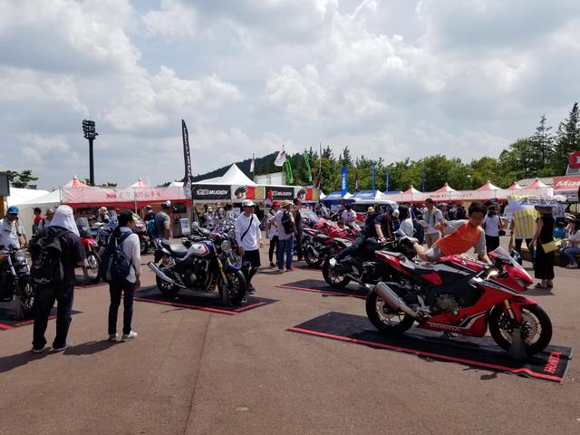画像1: その前に…Enjoy Hondaを見に行こう♪