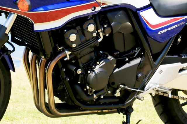 画像1: 400cc・4気筒ならではの高回転走行が楽しい。「HYPER VTEC Revo」の魅力