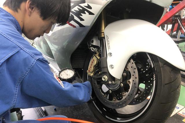 画像6: いつのまにか隼ピットインしてた
