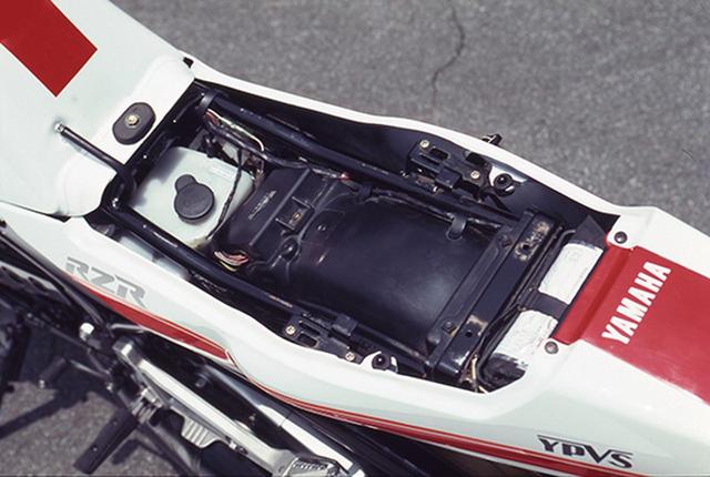 画像7: RZシリーズの最終型となった1988年デビューの5世代目「RZ250R(3HM1)」