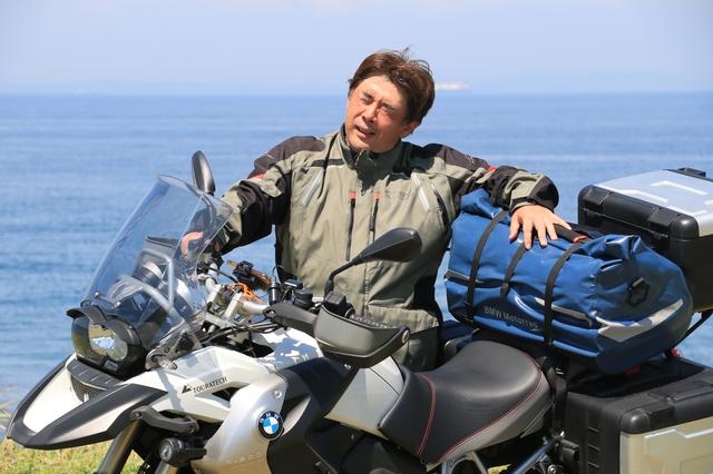 画像: 「暑い、早く撮ってくれ、西野君」のシーン。
