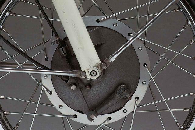 画像9: オートバイの生産開始直後からレースで活躍したヤマハの市販スーパースポーツ