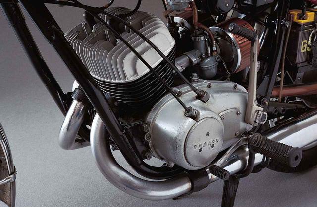 画像4: オートバイの生産開始直後からレースで活躍したヤマハの市販スーパースポーツ