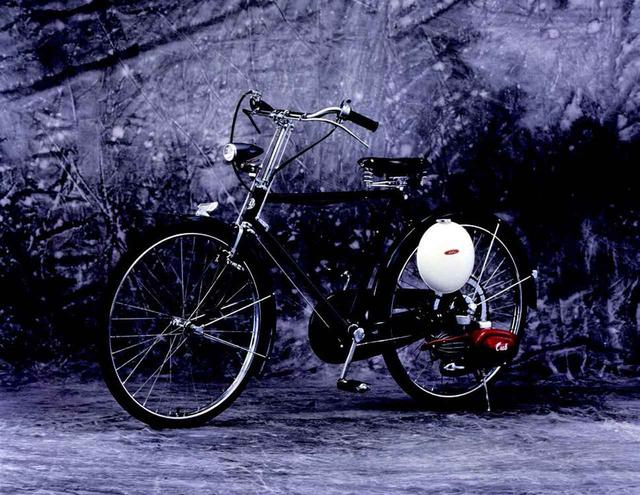 画像: ●空冷2スト単気筒●50cc●1PS/3600rpm●0.5kg-m/3000rpm●−●−●6kg(エンジン単体)●2万5000円
