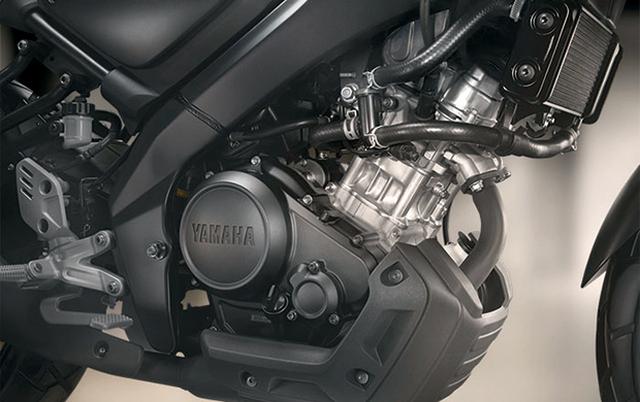 画像: YZF-R15譲りのOHC4バルブエンジンはなんとVVTつき。俊敏な走りにも期待したい。
