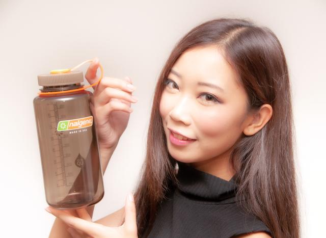 画像6: 100℃の熱湯を入れてもOK。耐冷温度は-20℃。つまり凍らせても大丈夫!