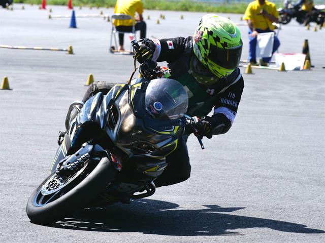画像: レディス1位 伊藤華子選手(C1)&GSX-R1000 1分33秒675