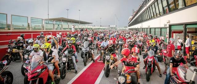 画像1: 集まれDucatiオーナー! バイクの聖地、箱根をDucatiで埋め尽くそう!