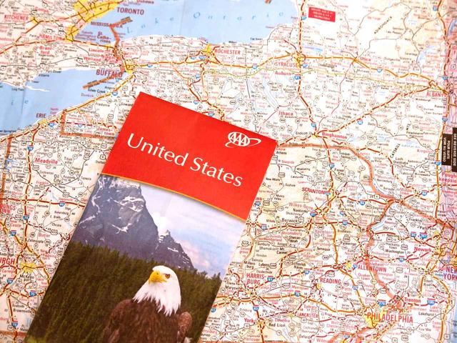 画像: 縮尺1cmが10マイル(16km)の地図を無料で配っていた。