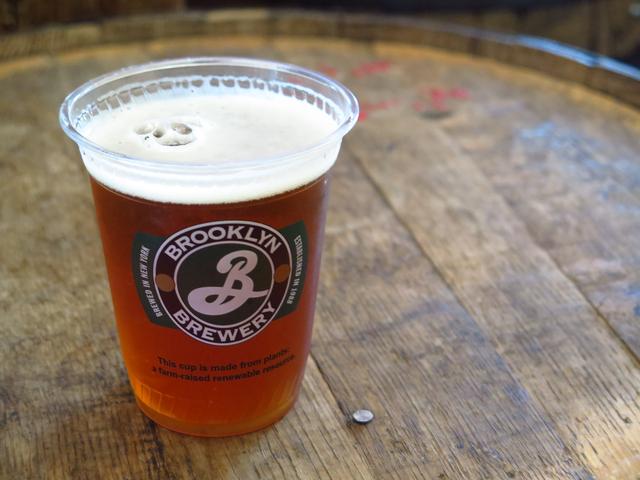 画像: こっちはブルックリンブルワリーの工場で飲んだビール。