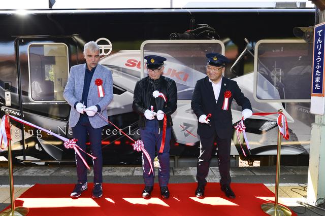画像: 向かって左から、フラスコーリさん、鈴木社長、長谷川社長です。