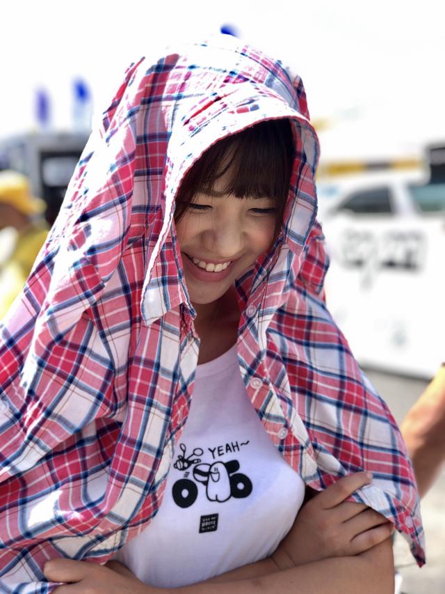 画像: 日焼け対策のため、今回の2日間は、ほぼこの赤ずきんスタイルで過ごしていました…