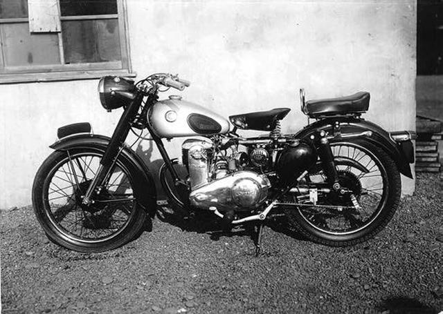画像: ●空冷4ストOHC2バルブ単気筒●149cc●6PS/5000rpm●0.85kg-m/3400rpm●113kg●2.75-19・2.75-19