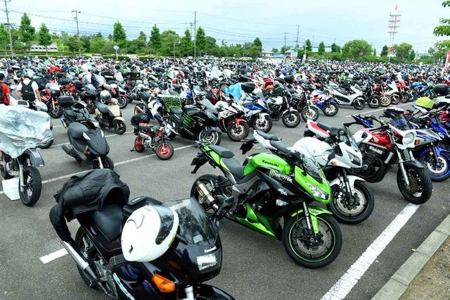 画像: レースの期間は駐車料が無料! 地味に嬉しい!
