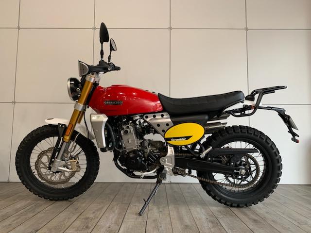 画像: スクランブラー250(カスタムパーツ装着車)