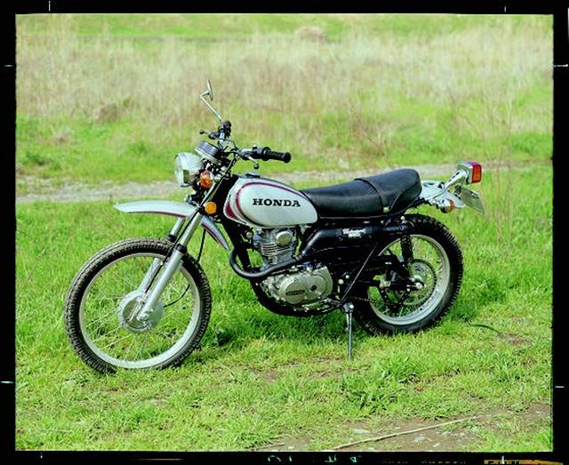 画像: ●空冷4ストOHC4バルブ単気筒●248cc●22PS/8000rpm●2.0kg-m/6500rpm●136kg●2.75-21・4.00-18●20万8000円