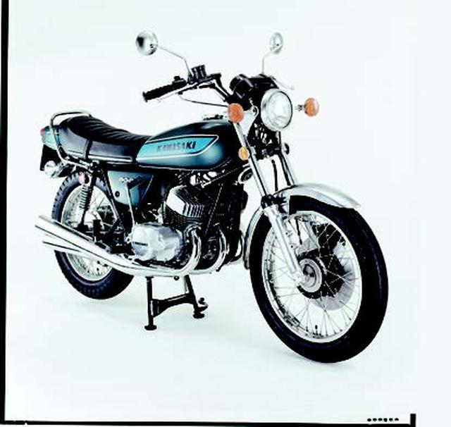 画像: ●空冷2スト・ピストンバルブ並列3気筒●498cc●59PS/8000rpm●5.7kg-m/7000rpm●185kg●3.25-19・4.00-18●36万5000円