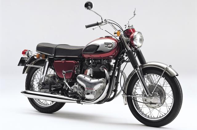 画像: 「大型バイクのカワサキ」の起源、として展示される歴史車両。この650-W1の試作車は「X650」という名で、1965年の第12回東京モーターショーで公開されました。