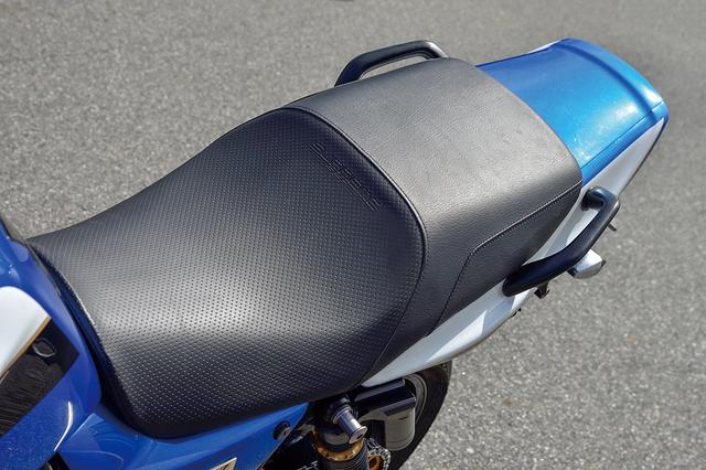 画像: シートはしゃぼん玉でも使用例の多いトゥーズカスタム製スプリームシート。車両の芯を掴みやすく、ダイレクトな操縦性が得られる。