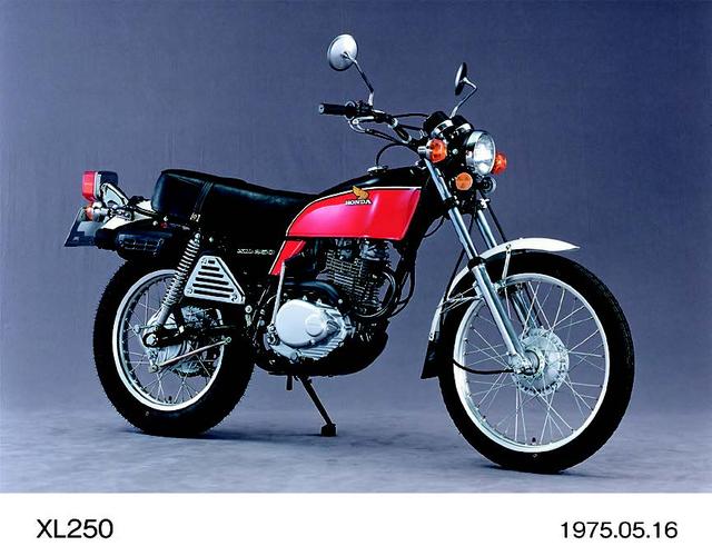画像: ●空冷4ストOHC2バルブ単気筒●248cc●20PS/8000rpm●1.9kg-m/6500rpm●148kg●3.00-21・4.00-18●26万8000円