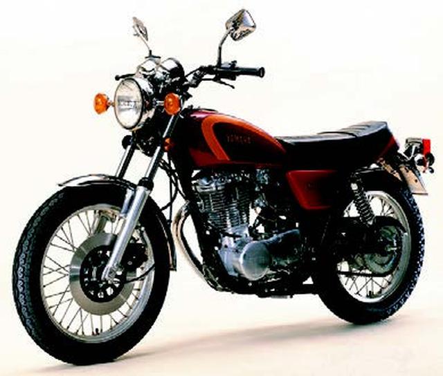 画像: ●空冷4ストOHC2バルブ単気筒●399cc●27PS/7000rpm●3.0kg-m/6500rpm●158kg●3.50-19・4.00-18●31万円
