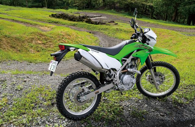 画像: カワサキ KLX230 最高出力:19PS/7600rpm 最大トルク:1.9㎏-m/6100rpm 価格:49万5000円(10%税込) 発売:2019年10月15日