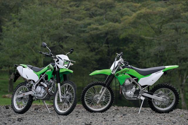 画像: (写真右)KLX230R 税込51万7000円