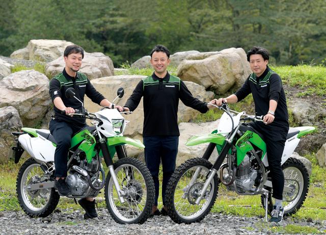 画像: 小林 稔氏(左) 川崎重工業株式会社 モーターサイクル& エンジンカンパニー 技術本部 デザイン部 スタイリング課 デザイナー 和田浩行氏(中央) 川崎重工業株式会社 モーターサイクル& エンジンカンパニー 技術本部 第二設計部 第三課 課長 城崎孝浩氏(右) 川崎重工業株式会社 モーターサイクル& エンジンカンパニー 技術本部 第一設計部 第四課 基幹職